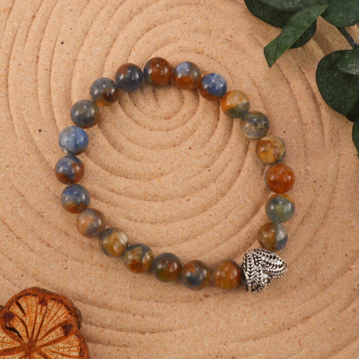Kyanite Heart Bracelet in a Peaceful Setting – Elegant and Energetic